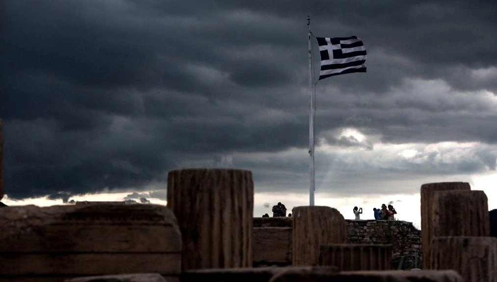 «Η Ελλάδα έχει τελειώσει» – «Ο Τσίπρας πρόδωσε τον λαό» – Ο Πωλ Γκραιγκ Ρόμπερτς συγκλονίζει με άρθρο του – «Ελληνες έπρεπε να ανατρέψετε την Κυβέρνηση»